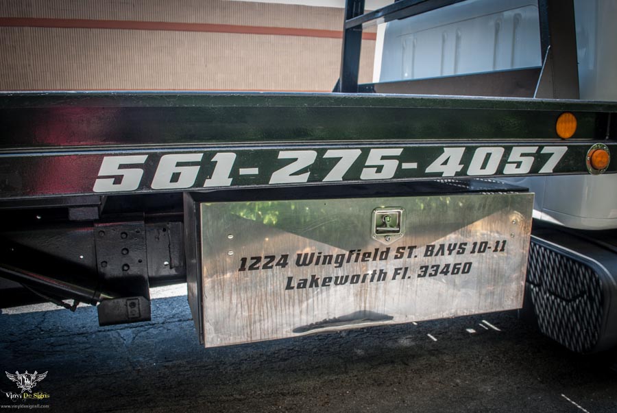 Gomez Towing Vehicle Graphics While You Wait (4 of 6)